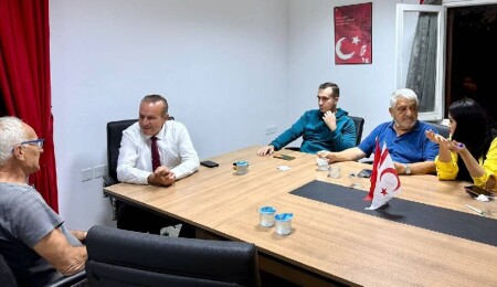 Partililerle bir araya gelen Fikri Ataoğlu, talepleri dinledi