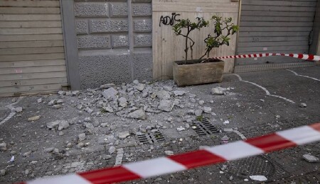 İtalya'nın Campi Flegrei bölgesinde 4,6 büyüklüğündeki deprem yerel halkı korkuttu