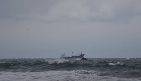 Fas'ın güney kıyılarında Panama bayraklı bir ticari gemi battı