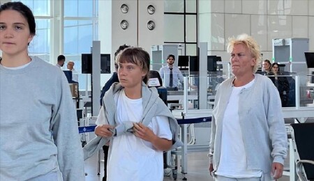 İsrail, Greta Thunberg dahil alıkonan 171 aktivisti daha sınır dışı etti