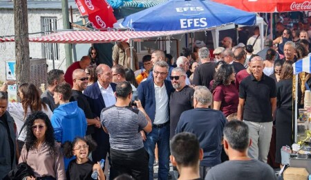 Cumhurbaşkanı adayı Tufan Erhürman’a festivallerde büyük ilgi