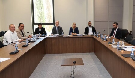 Hukuk, Siyasi İşler, Dışilişkiler ve Savunma Komitesi bir yasa ile bir yasa tasarısını Genel Kurul’a sevk etti