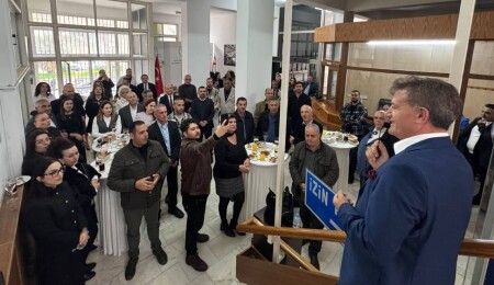 Arıklı, personelle yeni yılı kutladı: Bayındırlık ve Ulaştırma Bakanlığı halk tarafından en başarılı bakanlık olarak görüldü