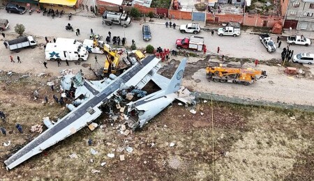 Bolivya'da kargo uçağının düşmesi sonucu ölenlerin sayısı 22'ye çıktı