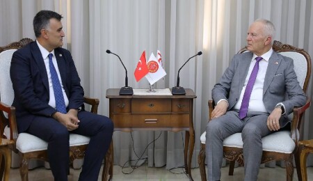 Zorlu Töre, Ahmet Yozgatlıgil’i kabul etti