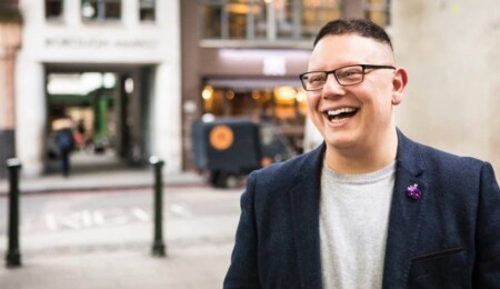 Kıbrıslı Türk Cemal Ezel’e Britanya İmparatorluk Nişanı