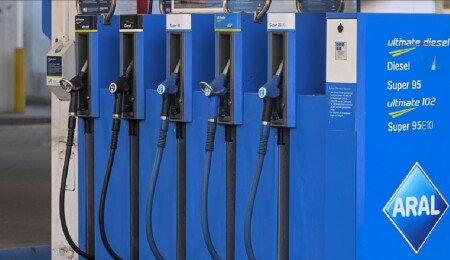 Almanya'da akaryakıttaki yeni düzenlemenin ilk gününde fiyatlar yükseldi