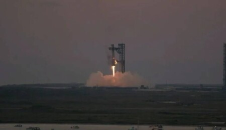 SpaceX, Starship roketiyle 20 uydu fırlattı