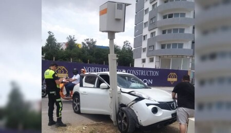 Araç hız tespit kamerasına çarptı!