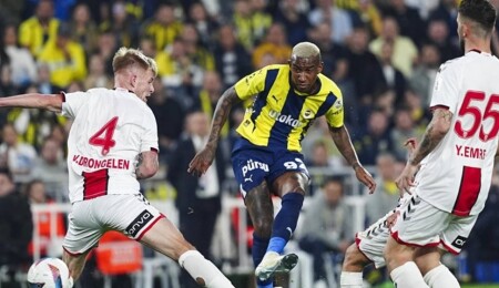 Fenerbahçe zirve yarışında Samsunspor'a takıldı