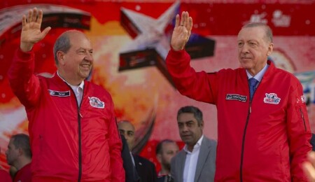 "Nasıl birilerinin gözleri kamaşacak diye güneş doğmaktan vazgeçmezse üç beş marjinal rahatsız olacak diye biz de TEKNOFEST ruhundan vazgeçmeyiz"