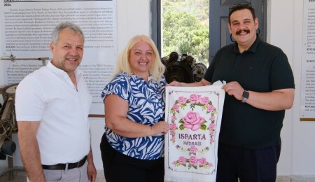 Yalvaç Belediye Başkanı Kodal, Mehmetçik’te