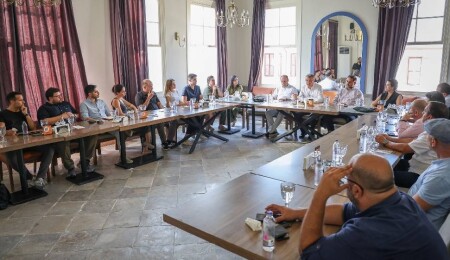 Tufan Erhürman, genç girişimcilerle bir araya geldi