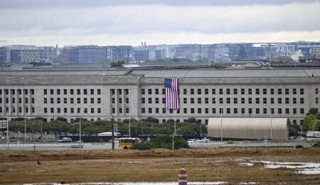 Pentagon'da "tehlikeli madde alarmı" nedeniyle birçok kat ve koridor kapatıldı, bazı katlar tahliye edildi