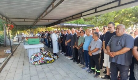Gemi kazasında yaşamını yitiren Nuray Özbiler Gazimağusa'da toprağa verildi