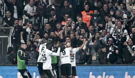 Derbide kazanan Beşiktaş (Beşiktaş-Galatasaray maç sonucu)