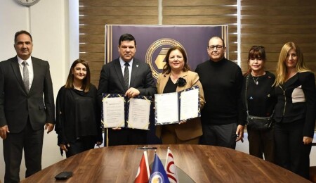 Oğuz Özyalçın Vakfı’ndan Doğu Akdeniz Üniversitesi öğrencilerine eğitim desteği