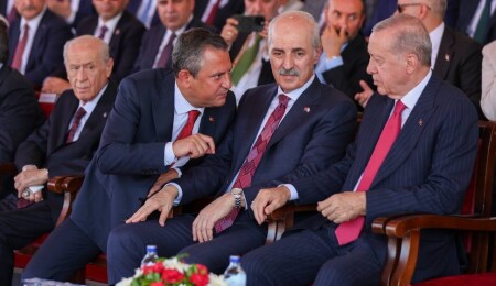 Özgür Özel, KKTC'de Erdoğan ile ne konuştuklarını açıkladı: İçimizde kavga etsek de Kıbrıs konusunda bir olalım