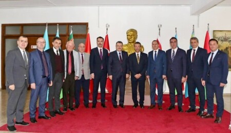 Dışişleri Bakanı Tahsin Ertuğruloğlu, Trabzon heyetini kabul etti