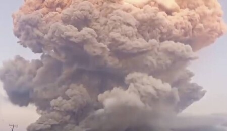 Endonezya'daki Lewotobi Laki-Laki Yanardağı'nda patlama meydana geldi