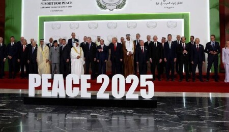 Mısır'daki Gazze zirvesinde imzalar atıldı