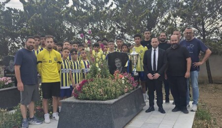 Yılmazköy Spor Kulübü kazandığı kupaları Mustafa Haciali’ye ithaf etti