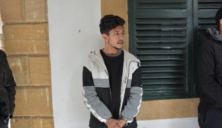 Hırsızlıktan aranan ve uyuşturucuyla yakalanan zanlı 8 gün daha tutuklu kalacak