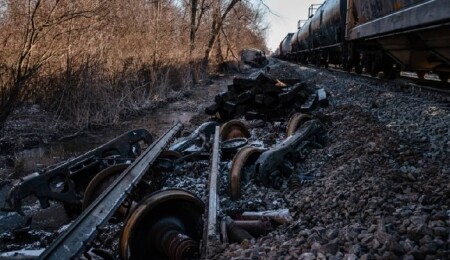 Meksika'da yolcu treninin raydan çıkması sonucu 13 kişi öldü, 98 kişi yaralandı