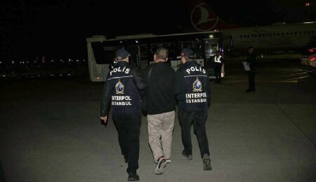 Adana'daki depremde 40 kişinin hayatını kaybettiği binanın firari müteahhidi Türkiye'ye iade edildi