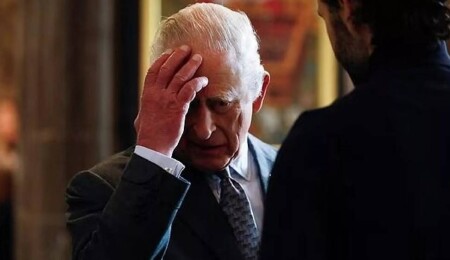 Kral Charles, katedral ziyaretinde protesto edildi: Prens Andrew ve Epstein hakkında ne biliyorsunuz?