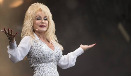 Country müzik efsanesi Dolly Parton hayatını kaybetti