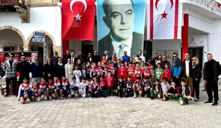 Çamlıbel Aysun İlkokulu "Varoluş ve Özgürlük Mücadelesi Lideri Dr. Fazıl Küçük Anı Koşusu" yapıldı