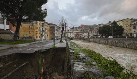 İtalya'da şiddetli yağışlar sel ve taşkınlara yol açtı
