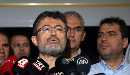 Türkiye Tarım ve Orman Bakanı: Türkiye'de 67 yangın çıktı, biri hâlâ kontrol altına alınamadı