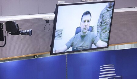 Zelenskiy: Önceden savaşın sonu 'barış' derdik, şimdi 'zafer' diyoruz