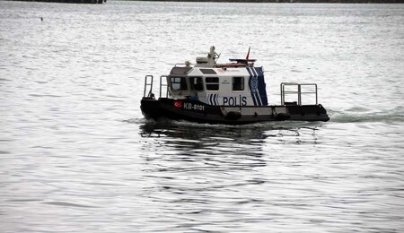 Zonguldak'ta batan geminin kayıp 7 personelini arama çalışmaları sürüyor