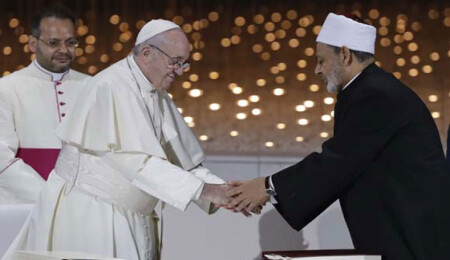 Vatikan ile El-Ezher arasında 'insani kardeşlik' belgesi imzalandı