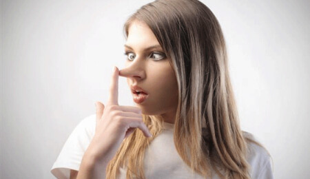 Birinin yalan söylediğini nasıl anlarsınız?