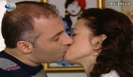 Türkiye bu öpüşmeye kilitlendi