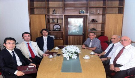 Yakın Doğu Üniversitesi Hastanesi'ne 3 yeni profesör