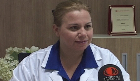 YDÜ Hastanesi Dermotoloji Anabilim Dalı Başkanı Doç. Dr. Aslı Kaptanoğlu'nun bildirisi Türkiye'de 1. oldu
