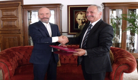 YDÜ Hastanesi ile Vakıflar İdaresi arasında sağlık hizmeti protokolü