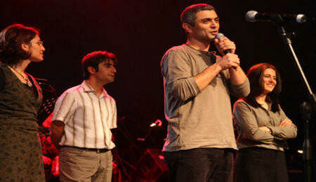 Konser bileti sattıkları için hapis cezası aldılar