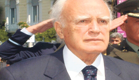 Yunanistan'da yeni kabine için iki vekil aranıyor