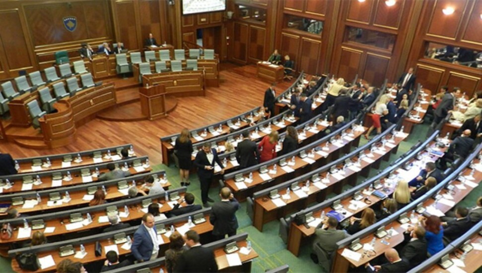 Kosova’da koalisyon hükümeti düştü