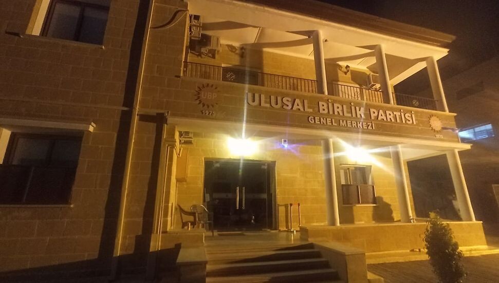 UBP Genel Merkezi'nde toplantı başladı...