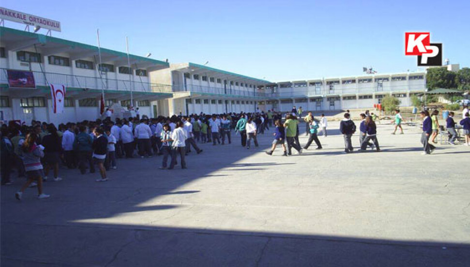 150 TL veremediği için 6 çocuğa karnesini vermeyen okul müdüründen Bakan Özyiğite: Başka kapıya