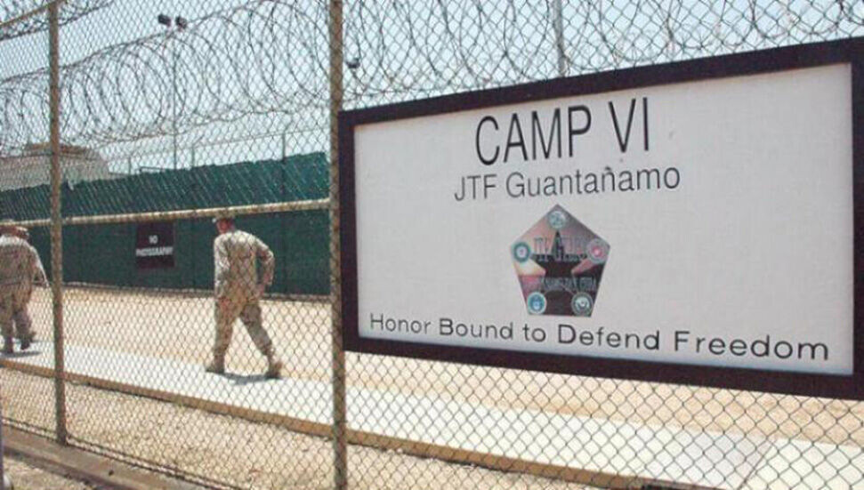 Senatör: Guantanamo'daki her göçmen Amerika'ya günde 100 bin dolara mal oluyor