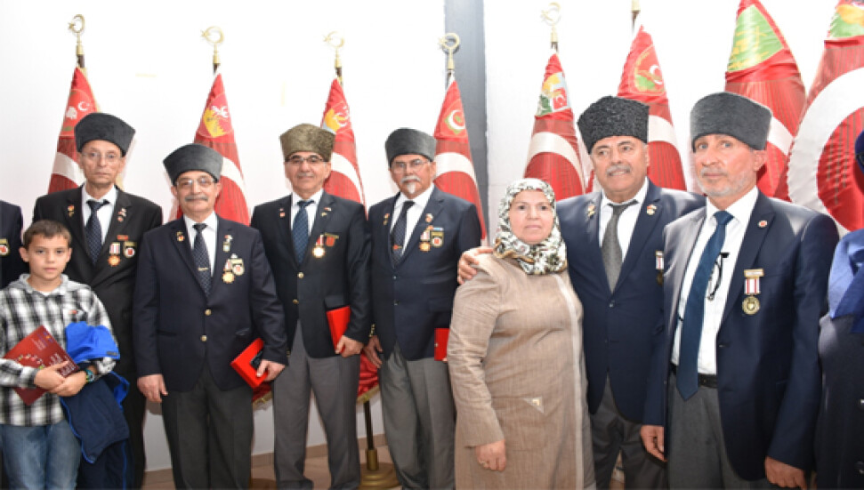 1974 Kıbrıs Barış Harekatına katılan kayseri hava indirme tugayı gazilerine madalyaları takdim edildi