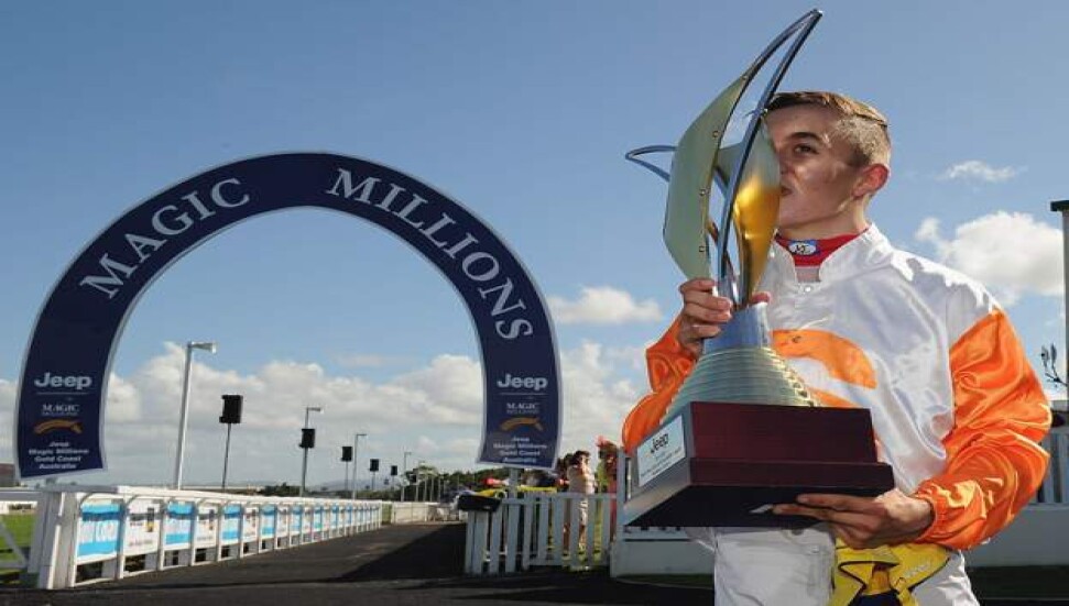 Rakibine kafa atan Avustralyalı jokeye, altı ay yarışlardan men cezası